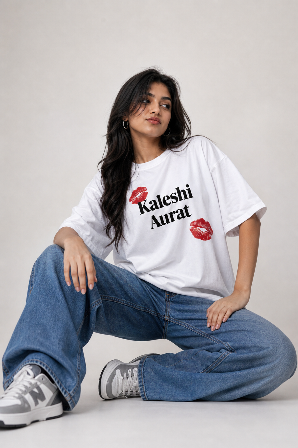 “Kaleshi Aurat” oversized t-shirt
